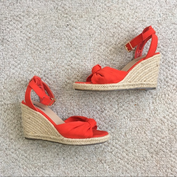 Red wedge heels - Picture 4 of 7